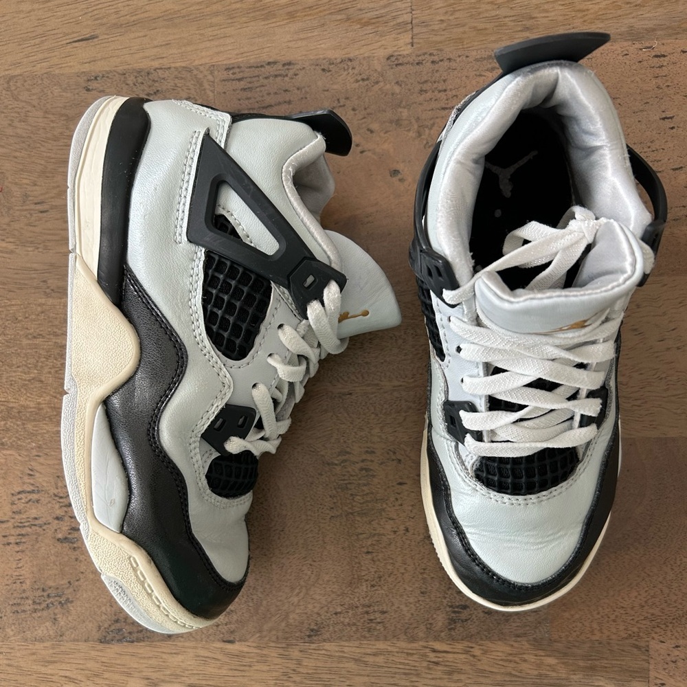 Kids Jordan 4’s Size 12C